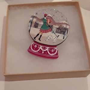 Lulablue snow globe pin